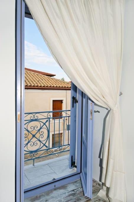Locrihouse-Stylish Comfortable Home In Galaxídhion Esterno foto